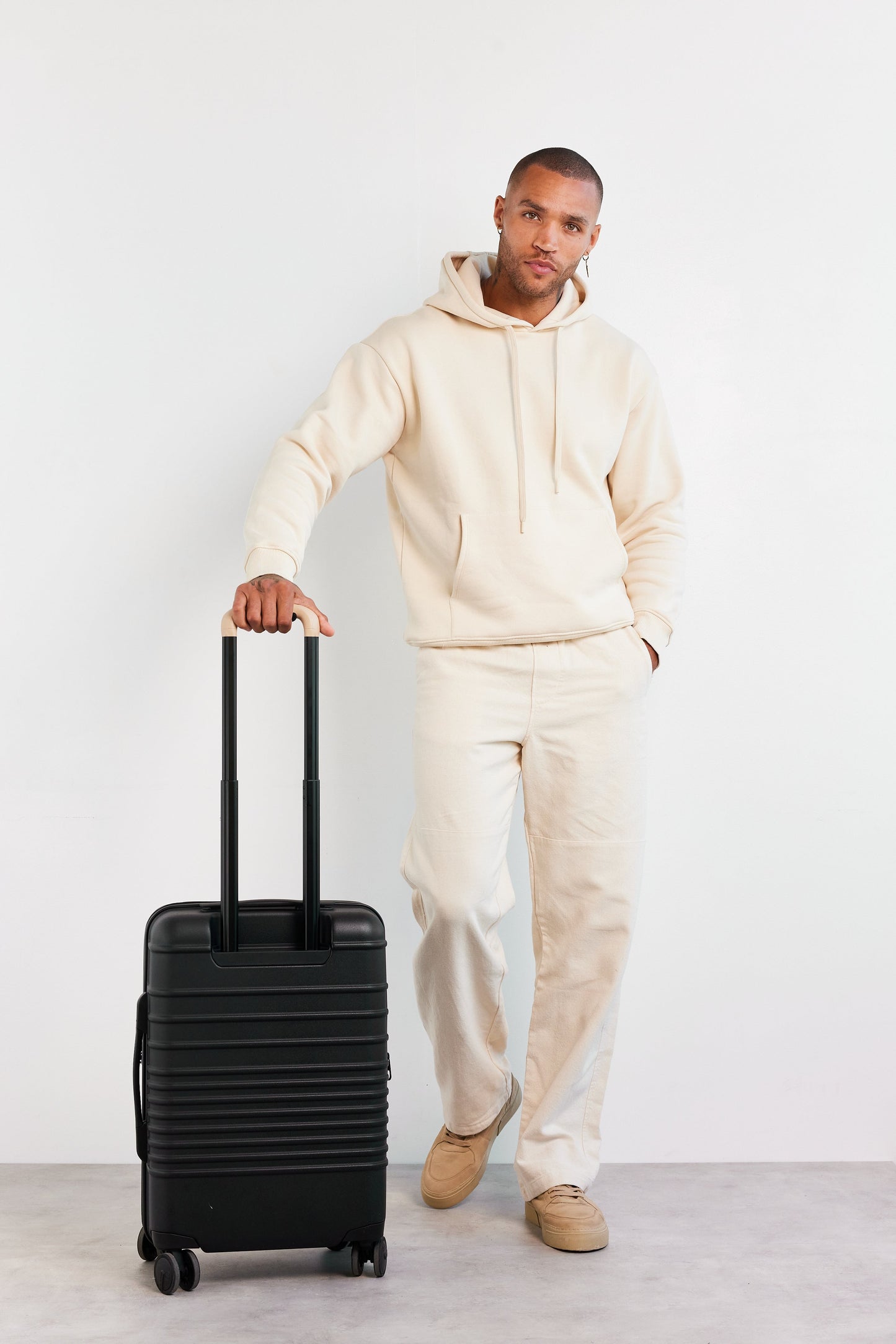 Resale The Carry-On Roller in Black
