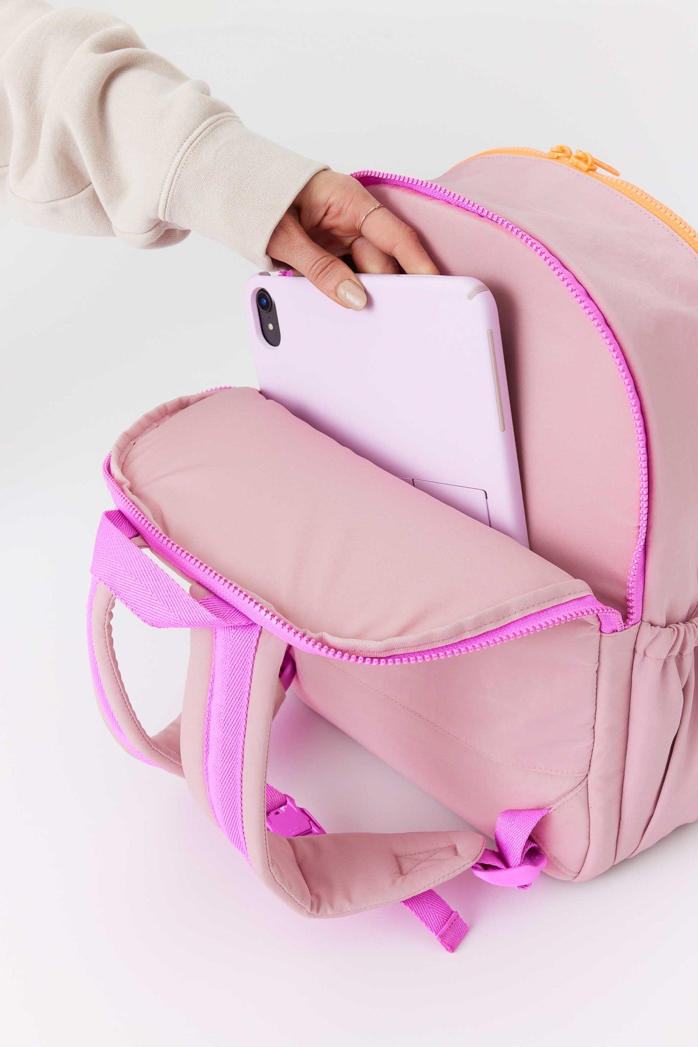 best backpack for toddler travel BÉIS 'The Kids Backpack' in Atlas Pink - Best Travel Backpack For Kids in Pink