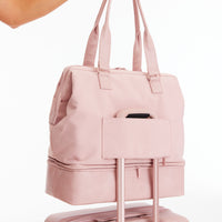 BÉIS 'The Weekender' in Atlas Pink - Weekender Travel Bag In Pink