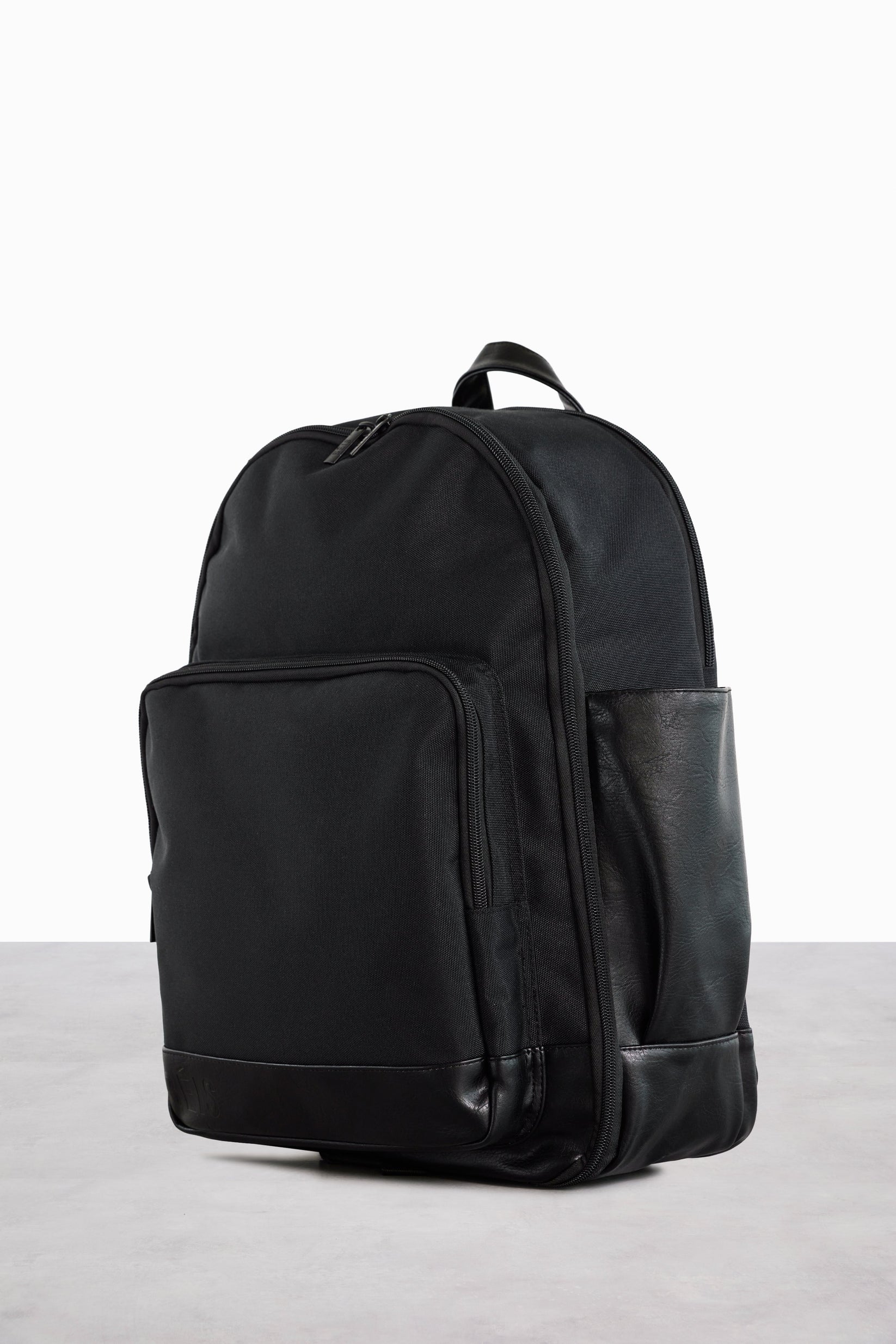 BÉIS 'The Backpack' in Black Black CarryOn Travel Backpack & Laptop — free download