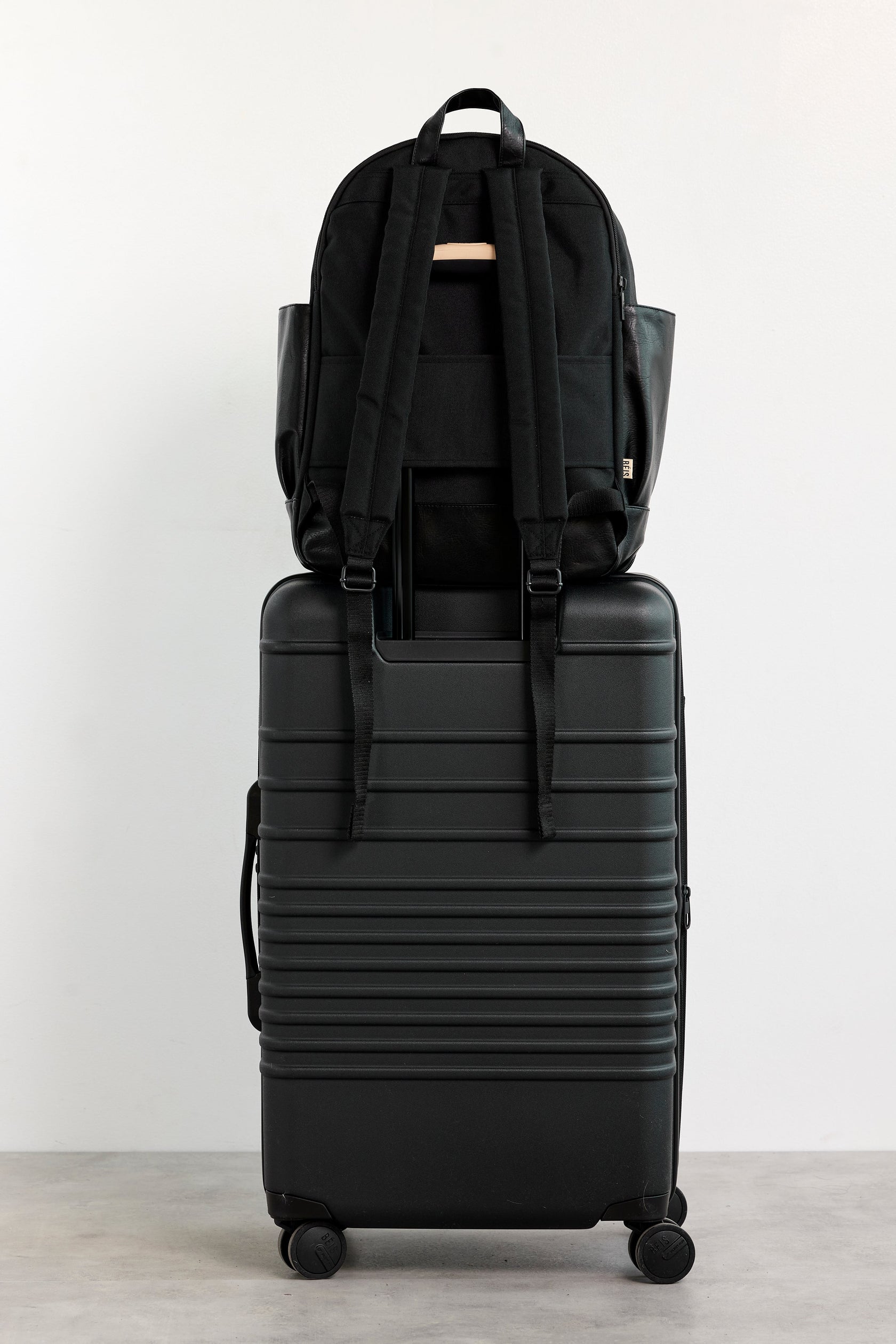 BÉIS 'The Backpack' in Black - Black Carry-On Travel Backpack & Laptop ...