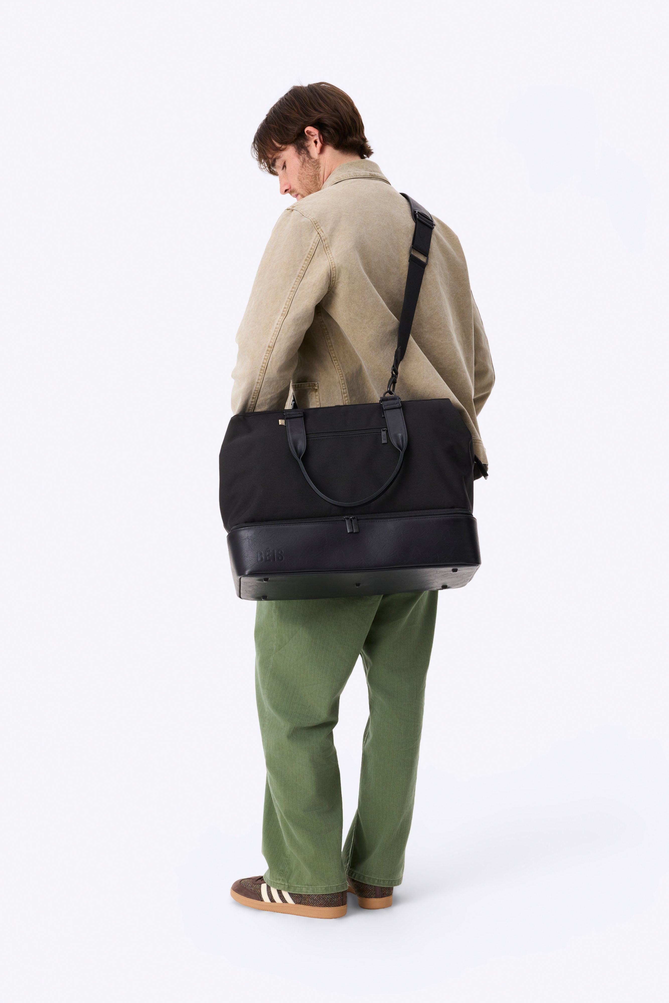 BÉIS 'The Weekender' in Black - Black Travel Bag & Overnight Bags