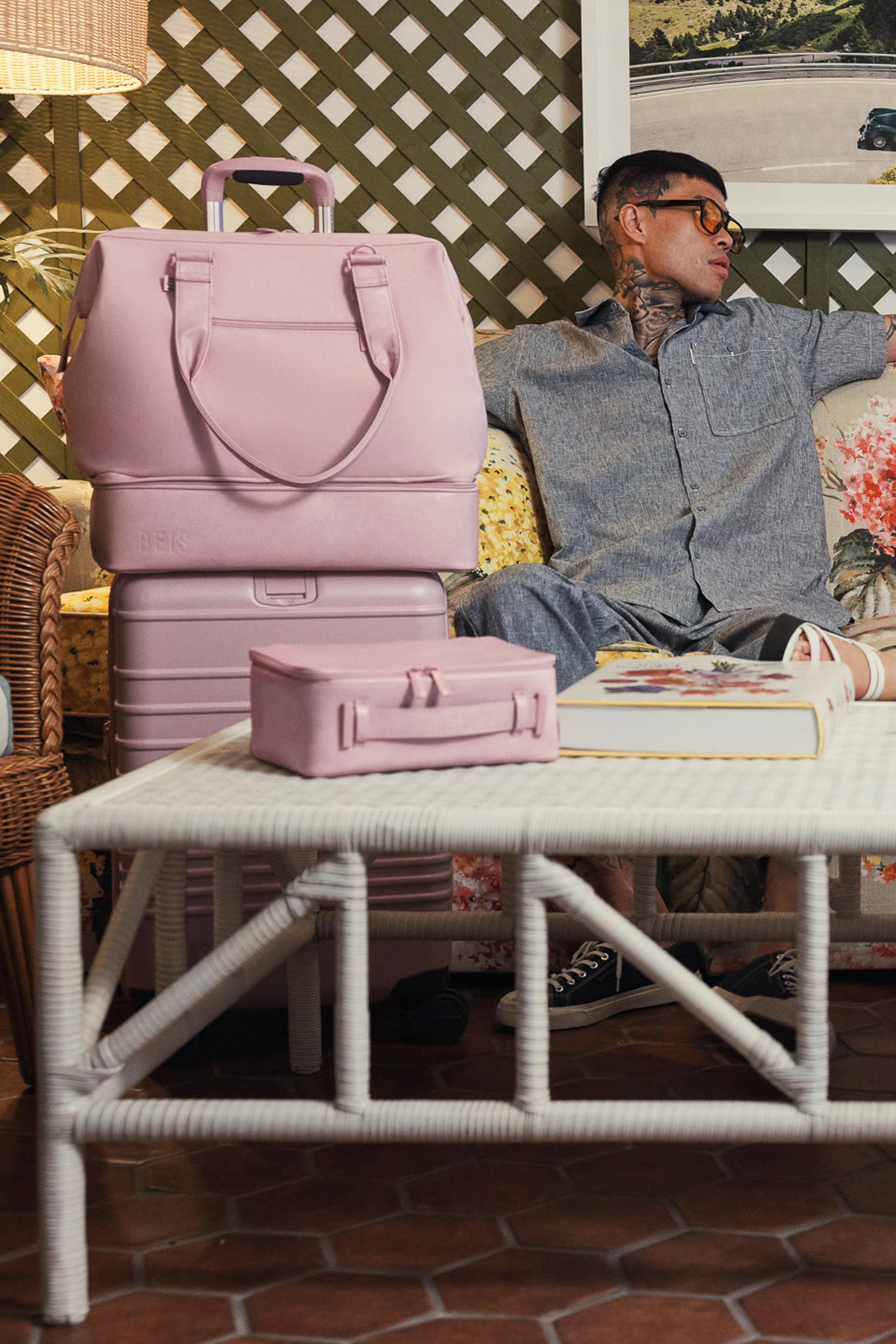 Béis 'The Convertible Mini Weekender' in Atlas Pink - Pink Small Weekend Bag  & Travel Bag