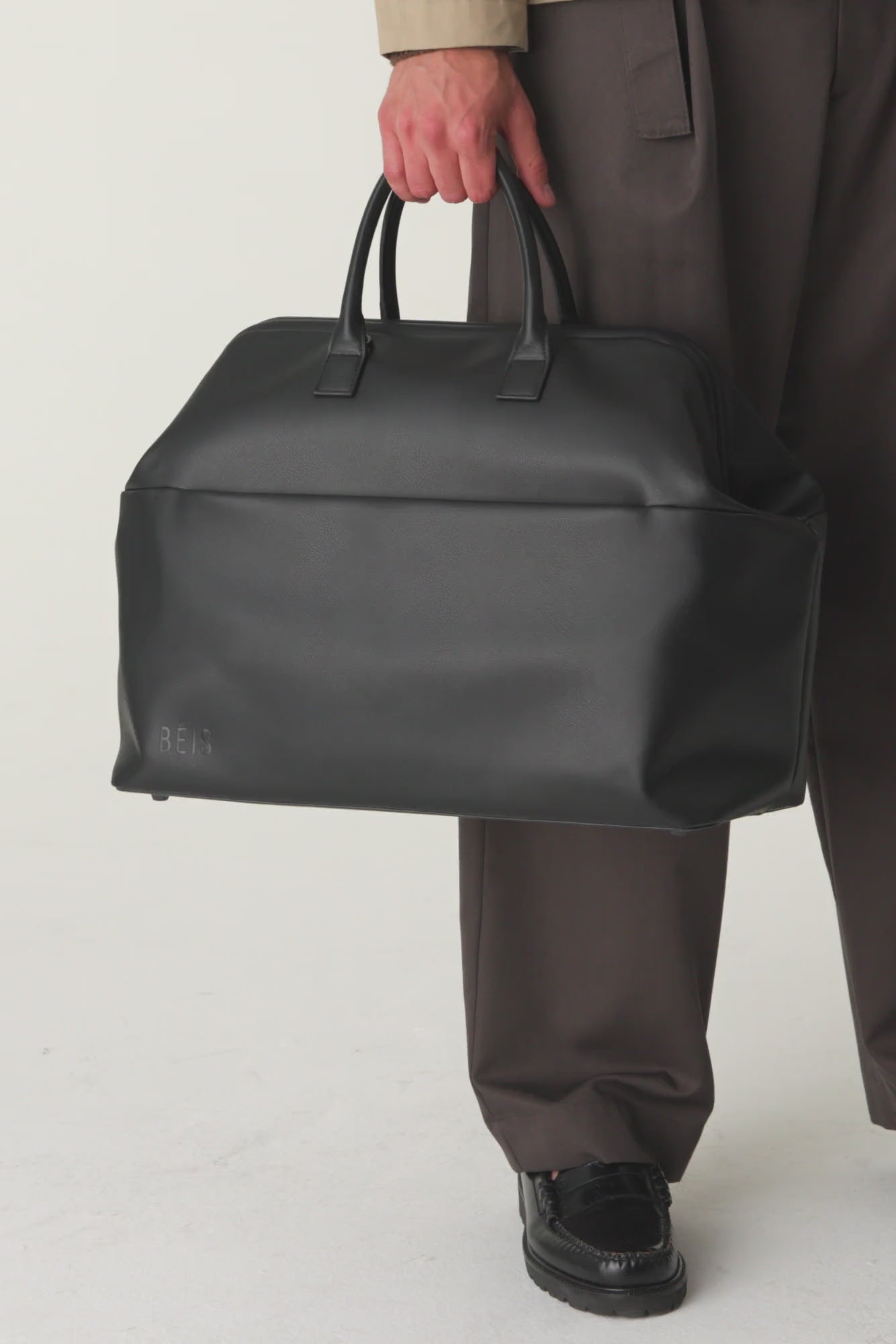 BÉIS 'The Essential Weekender' in Black - Black Weekender Bag