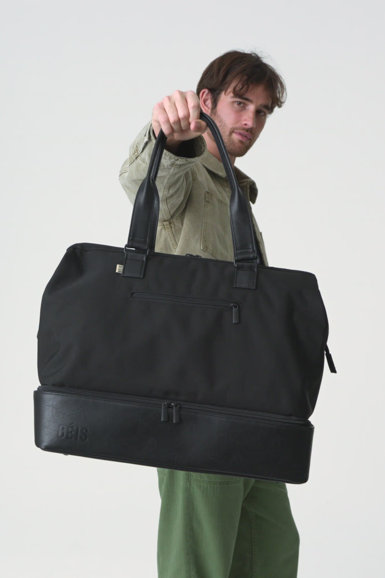 BÉIS 'The Weekender' in Black - Black Travel Bag & Overnight Bags