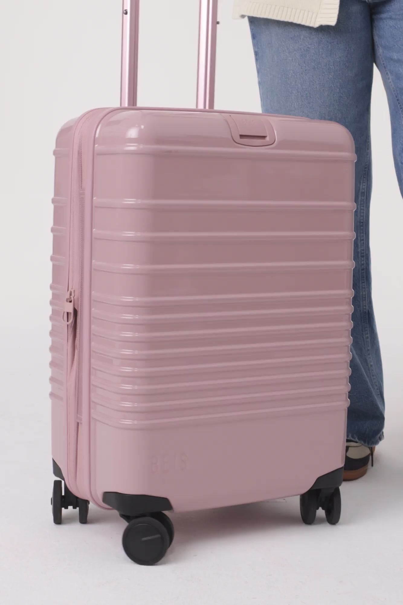 BÉIS 'The Carry-On Roller' in Glossy Atlas Pink - 21