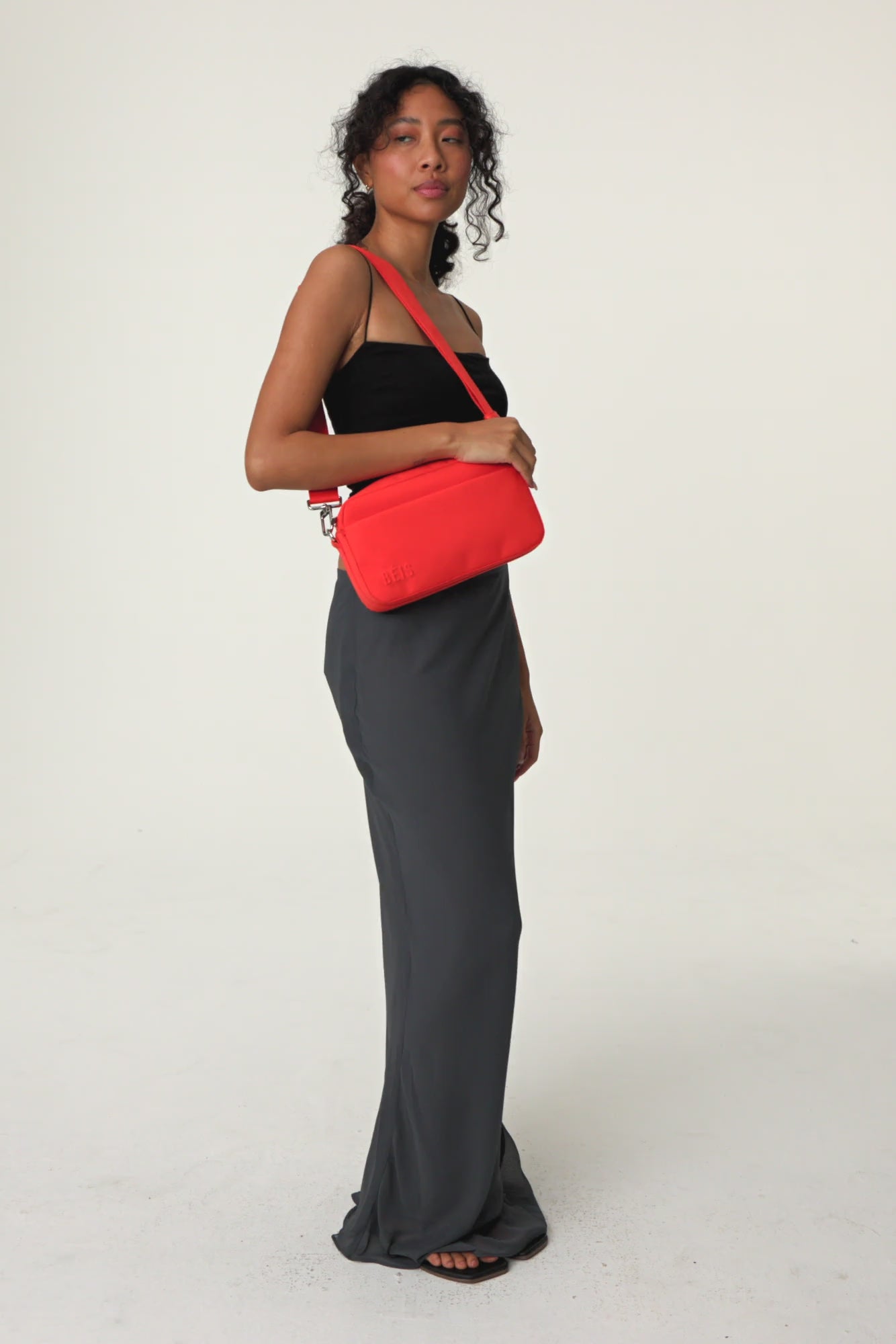 BÉIS 'The Travel Crossbody' in Flame - Crossbody Bag and Crossbody