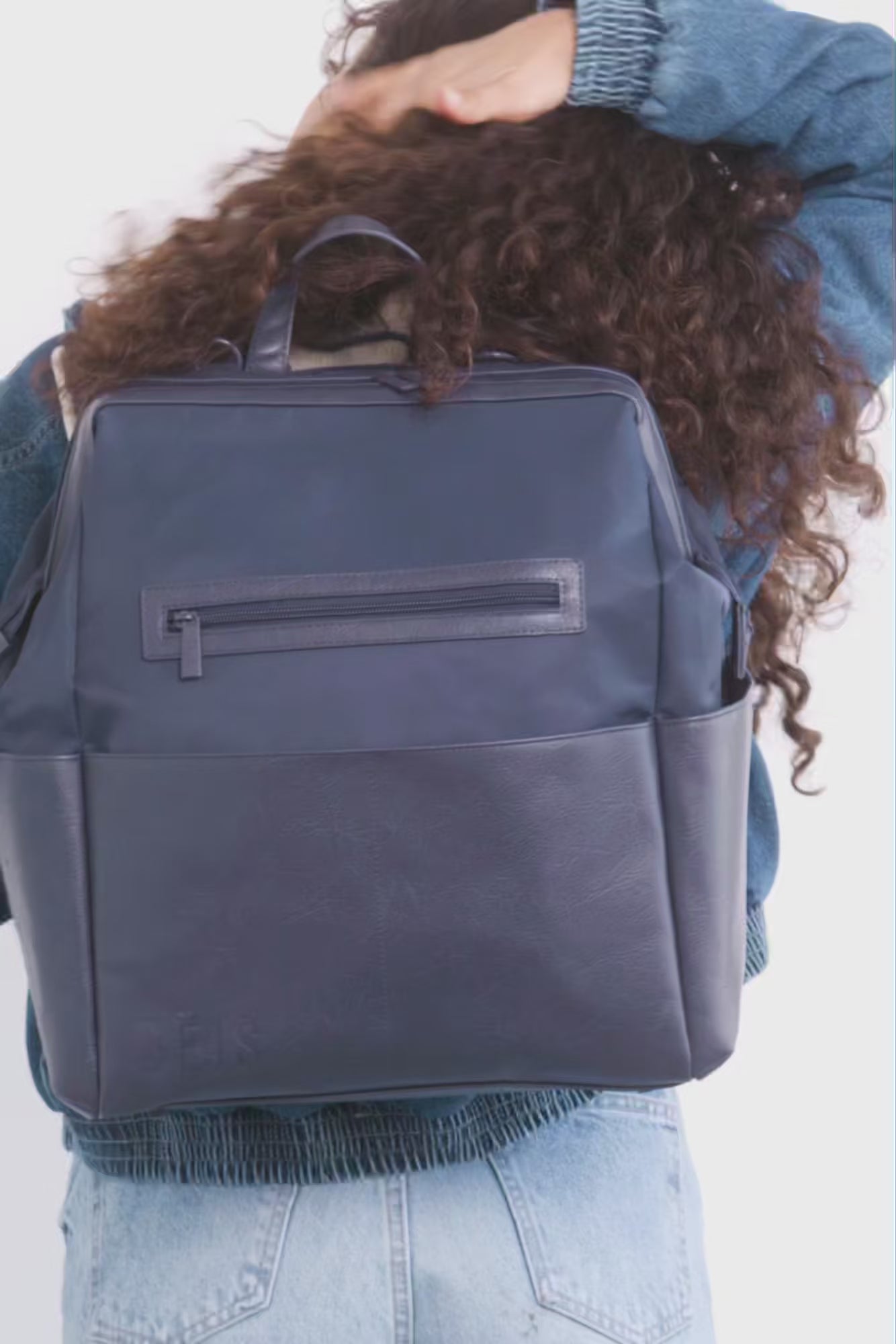 BÉIS 'The Backpack Diaper Bag' in Navy - Diaper Backpack Bag