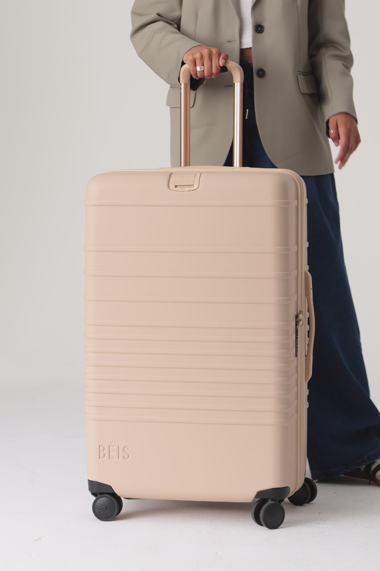 BÉIS 'The Large Check-In Roller' in Beige - Beige Large Checked