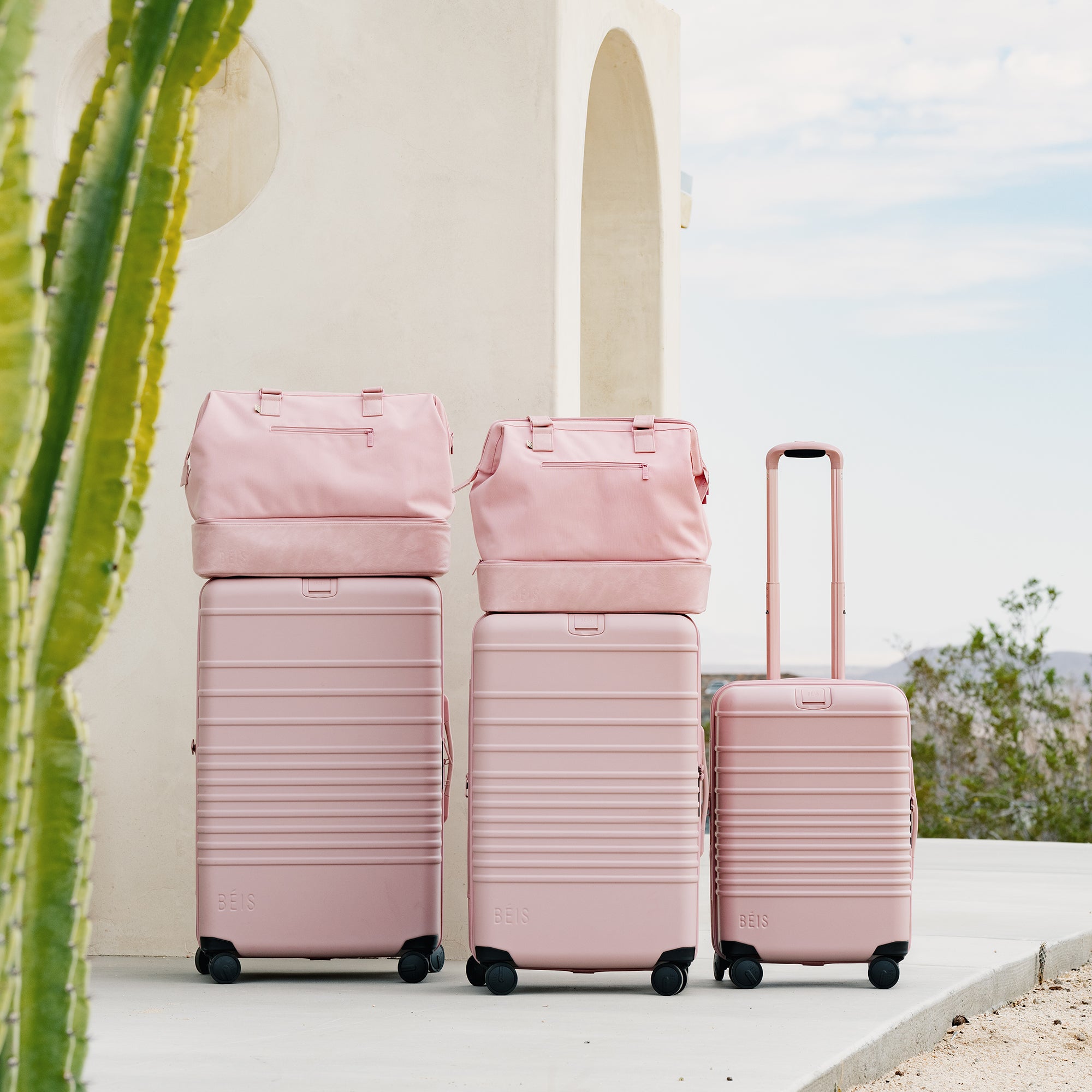 BÉIS 'The Carry-On Roller' in Atlas Pink - Pink 21 Carry On Roller u0026 Hand  Luggage | BÉIS Travel CA