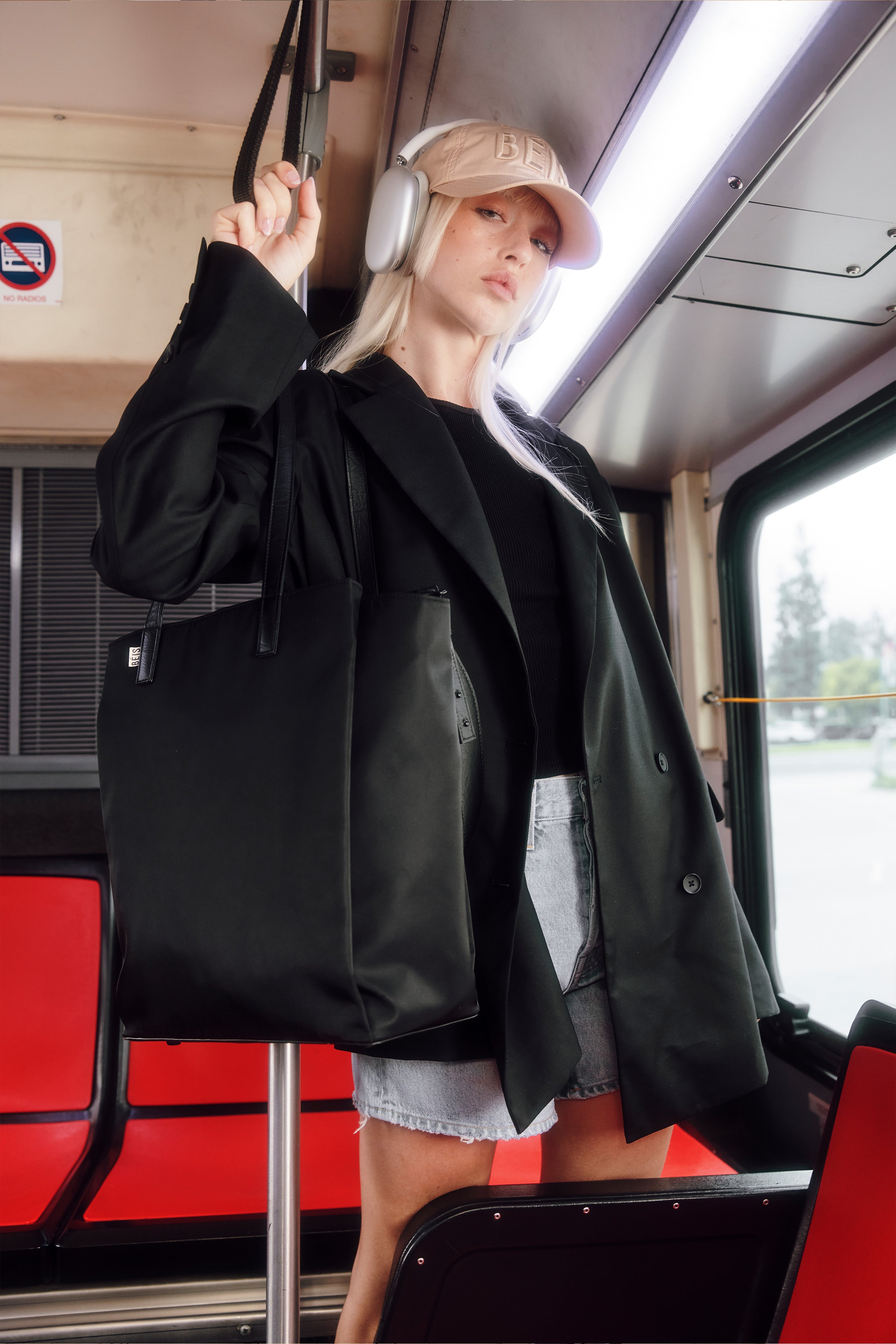 Béis 'The Commuter Tote' In Black - Black Commuter Tote For Work