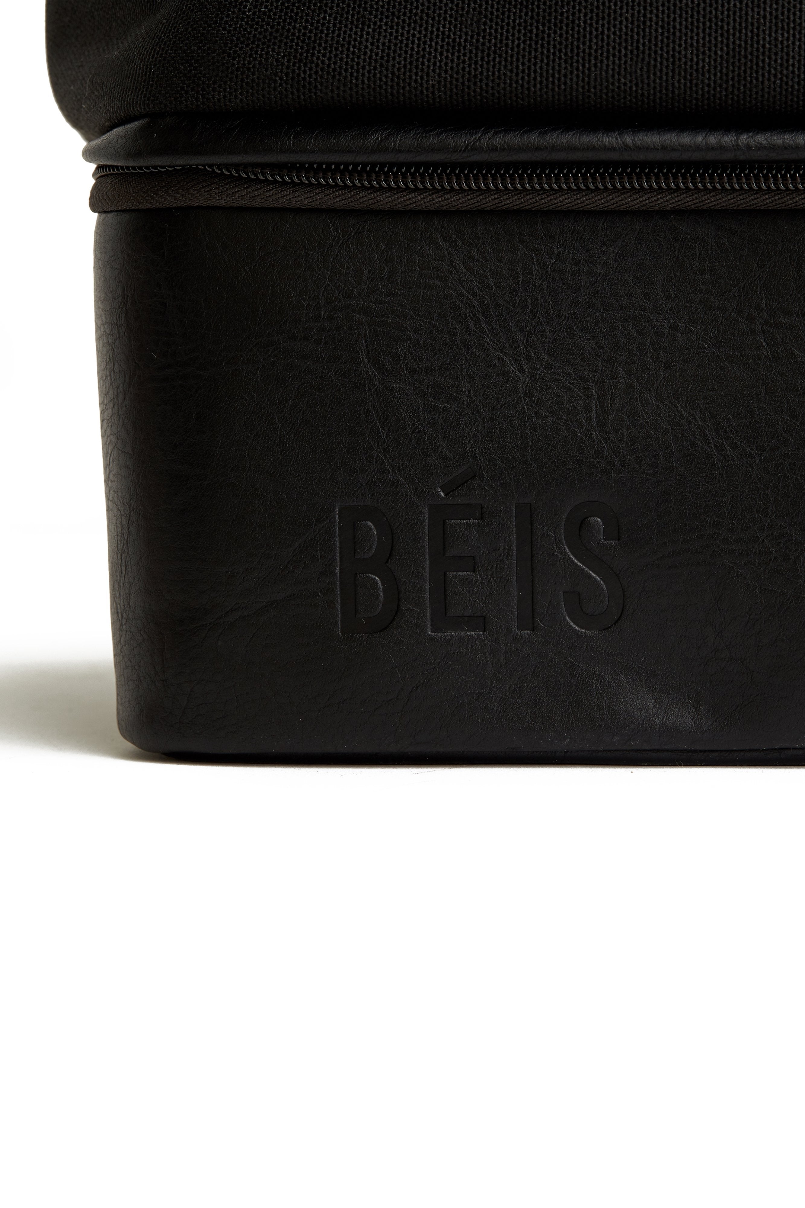 BÉIS 'The Convertible Mini Weekender' in Black - Black Small 