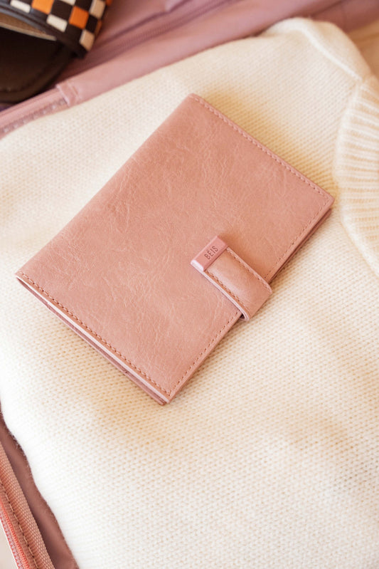 The Passport and Luggage Tag Set in Atlas Pink