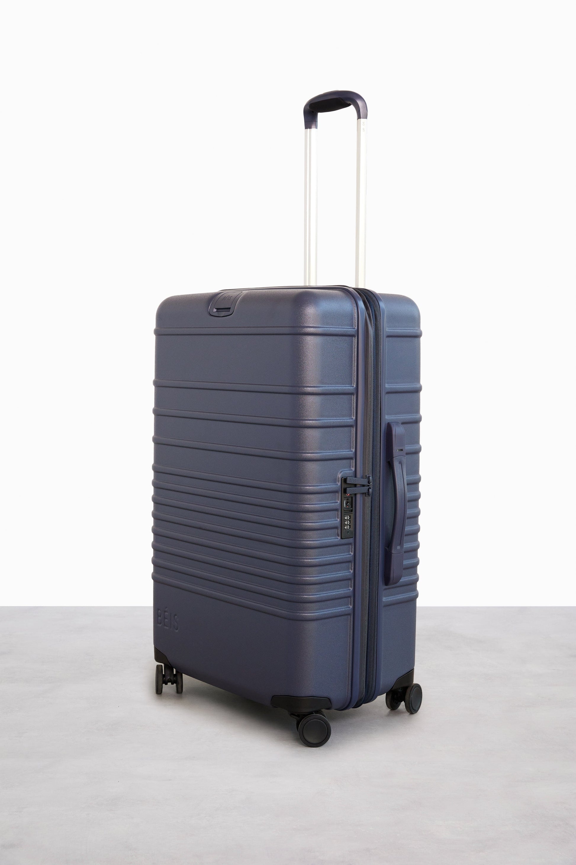 BEIS The 26 Luggage in Navy