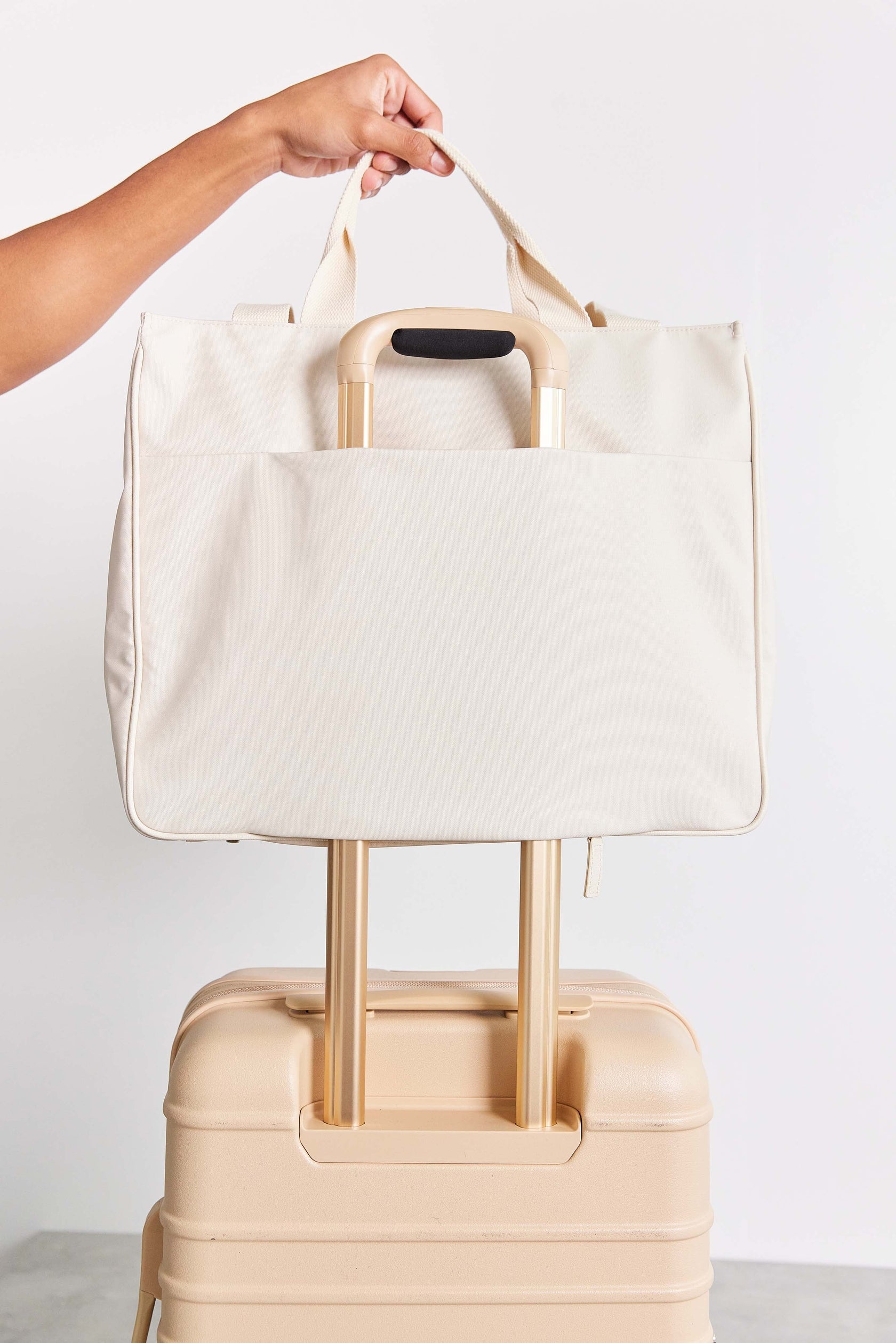BÉIS 'The East To West Tote' in Beige Beige Recycled CarryOn Travel