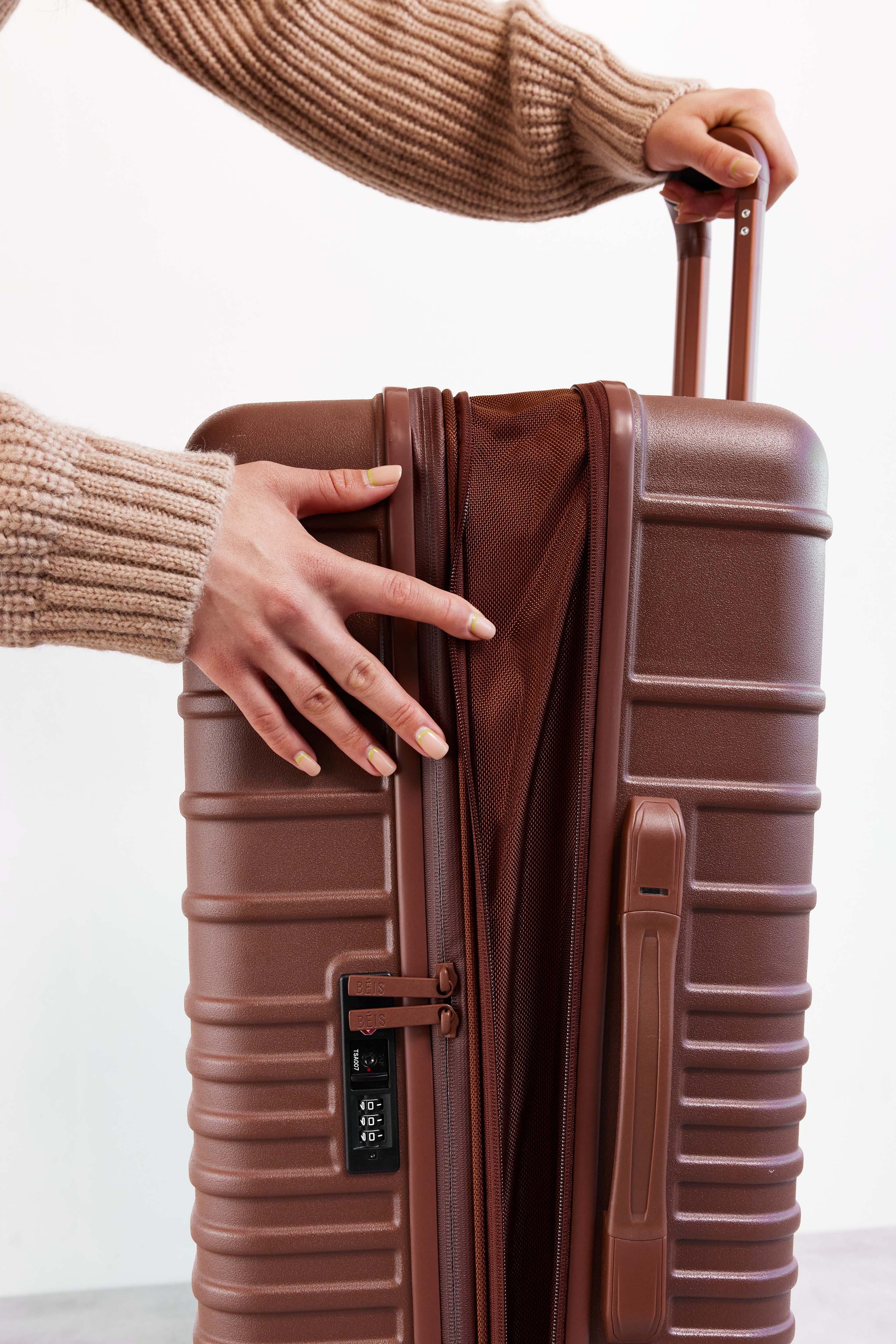 BÉIS 'The Medium CheckIn Roller' in Brown 26" Checked Baggage in