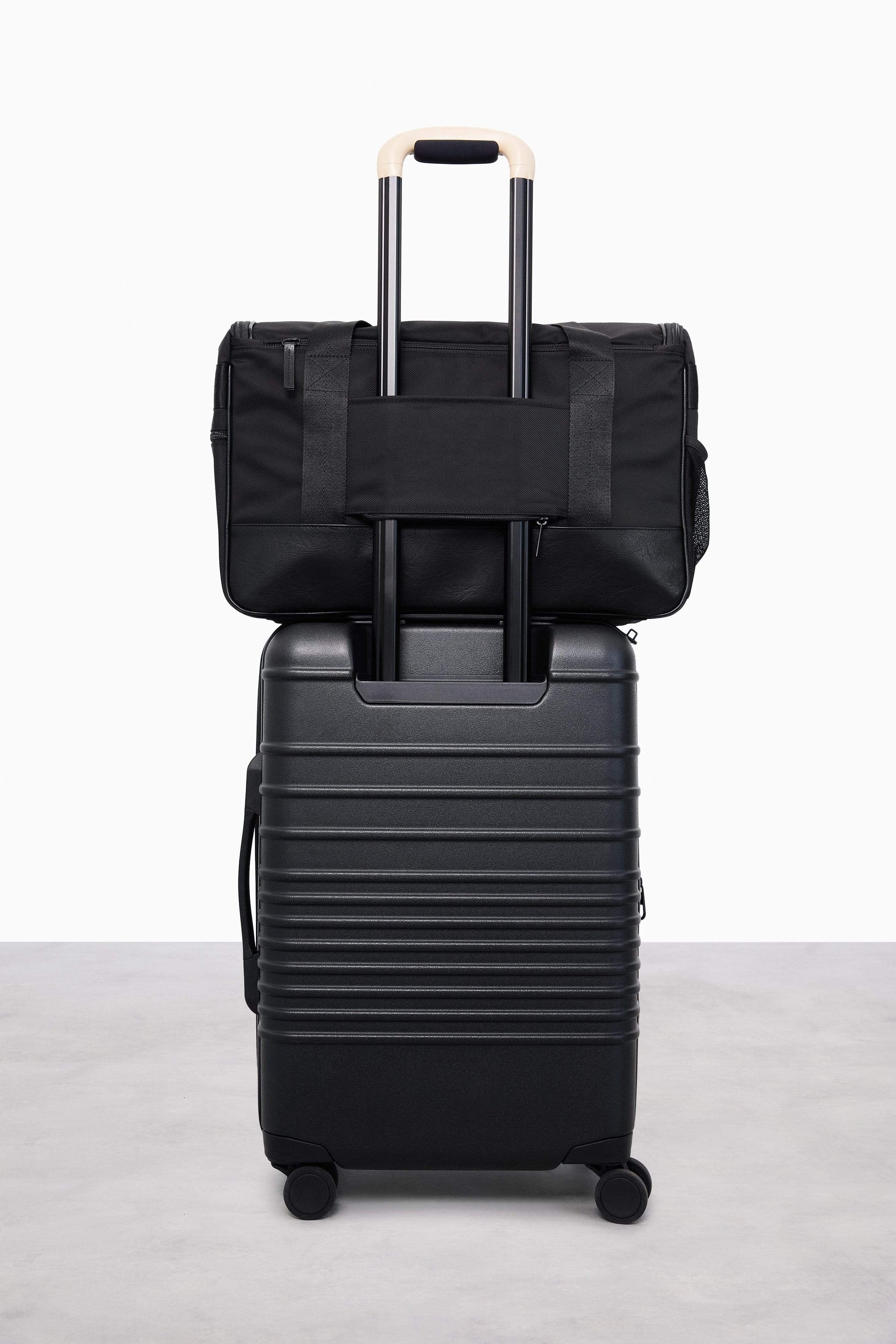 Hanging Duffle Black Trolley Passthrough with Luggage