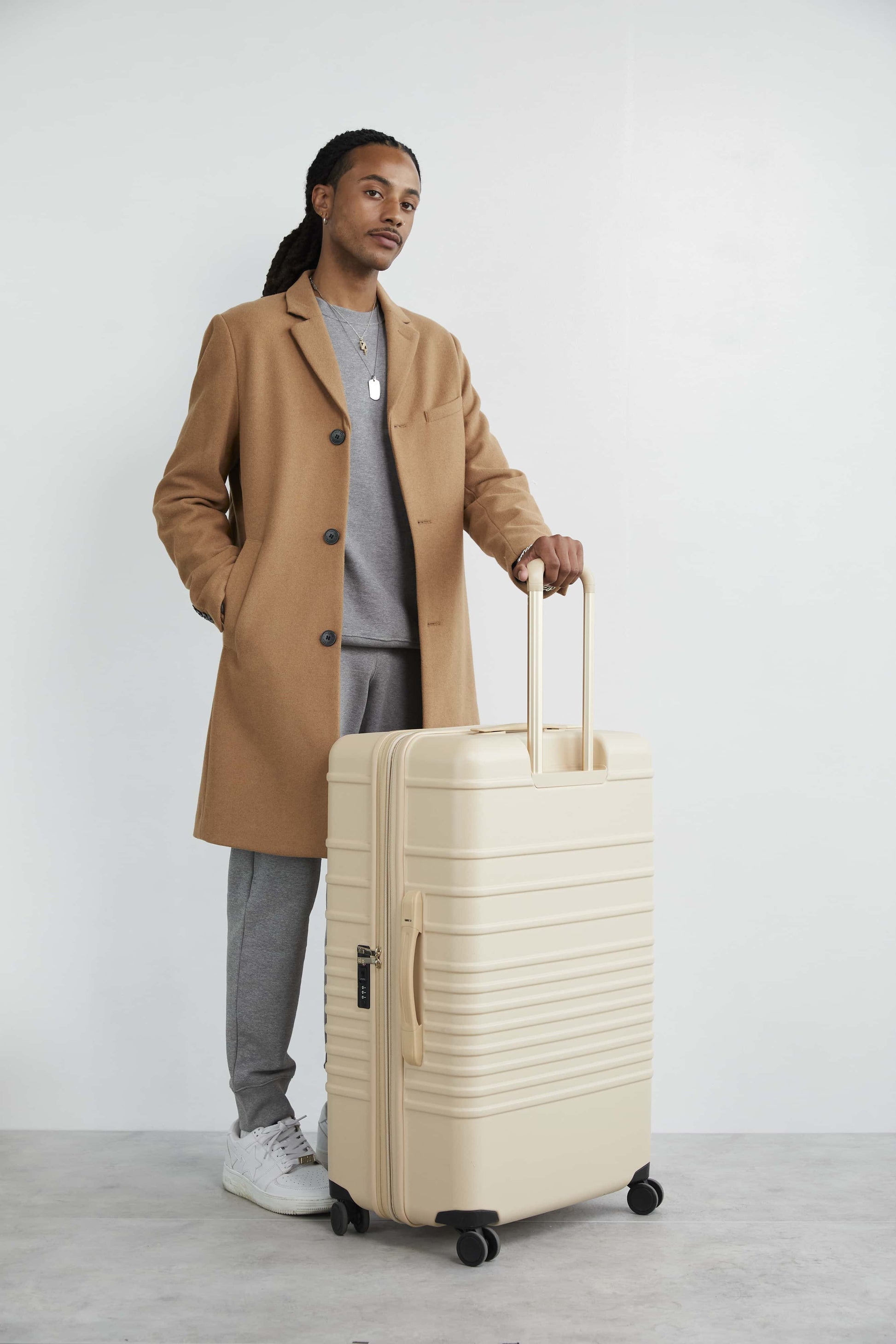 BÉIS 'The Large Check-In Roller' in Beige - Beige Large Checked Baggage |  BÉIS Travel CA