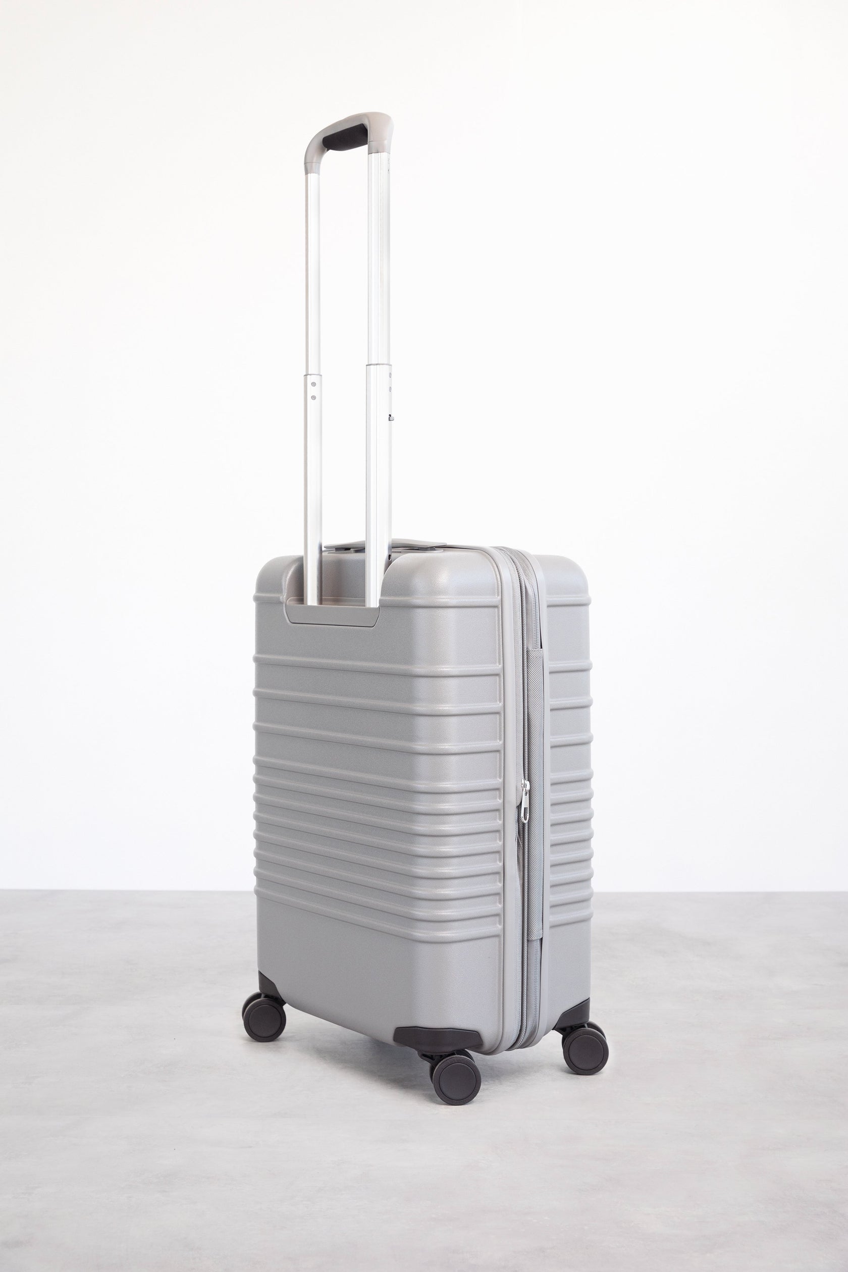 BÉIS 'The Carry-On Roller' in Grey - 21