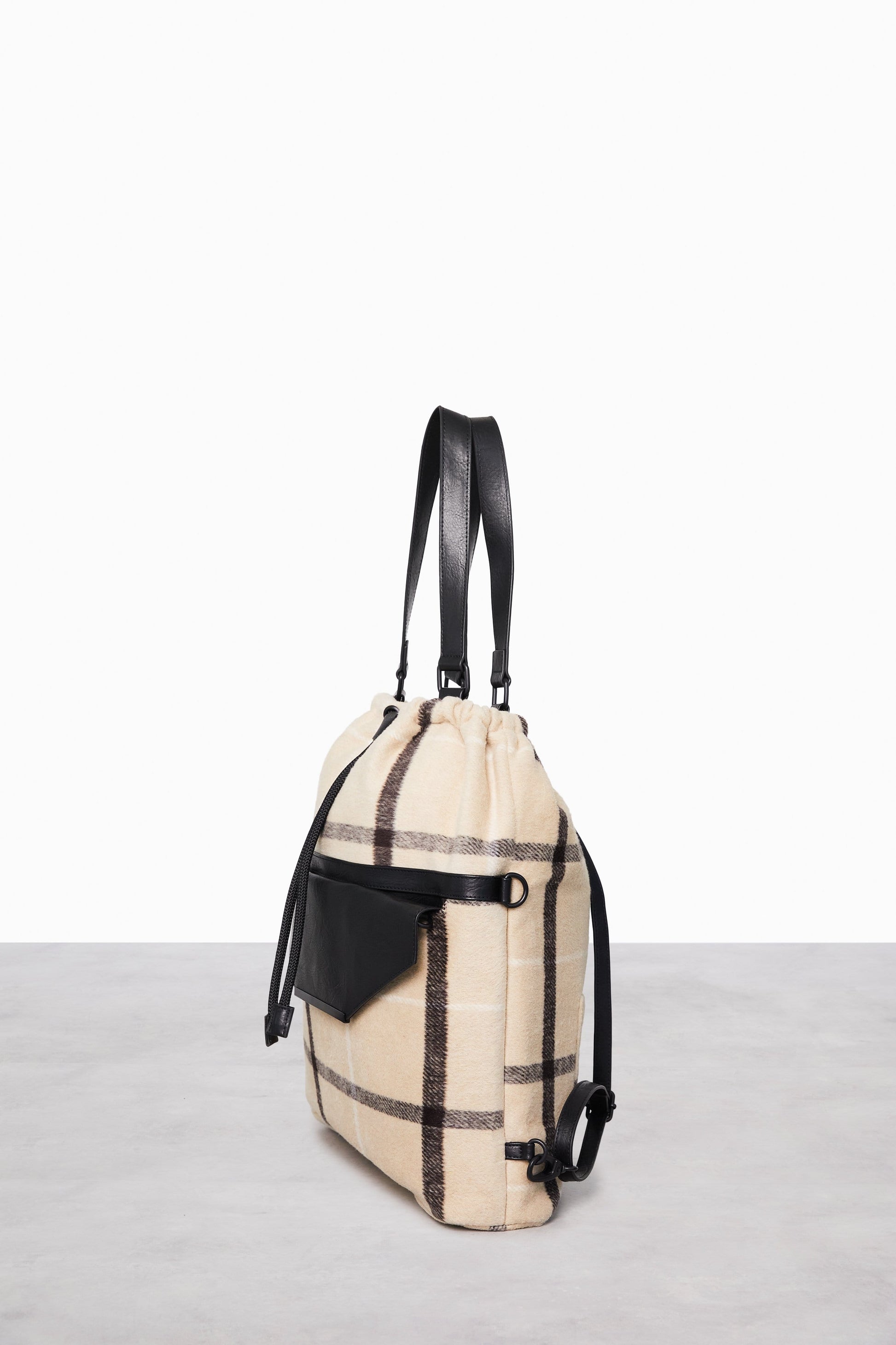Messenger Tote in Plaid Side