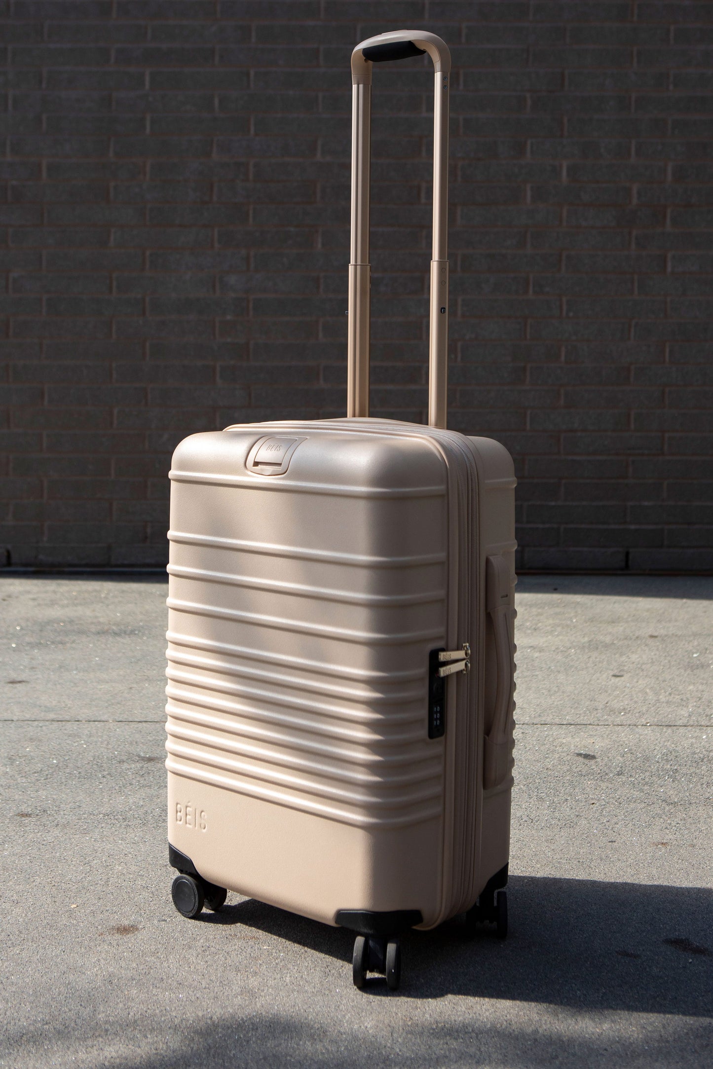 Carry-On Roller Beige Front Outside