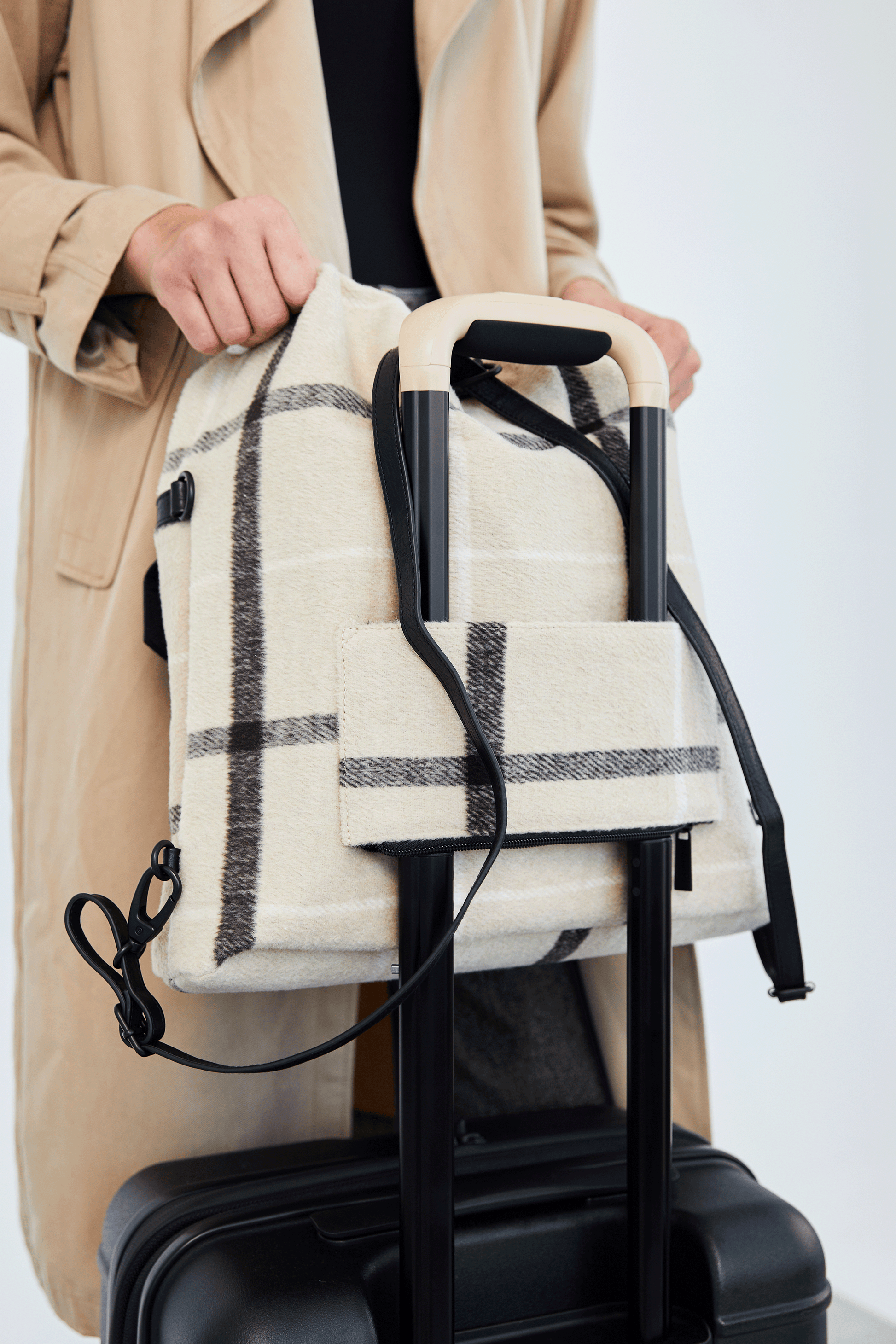 Messenger Tote in Plaid Trolley Passthrough