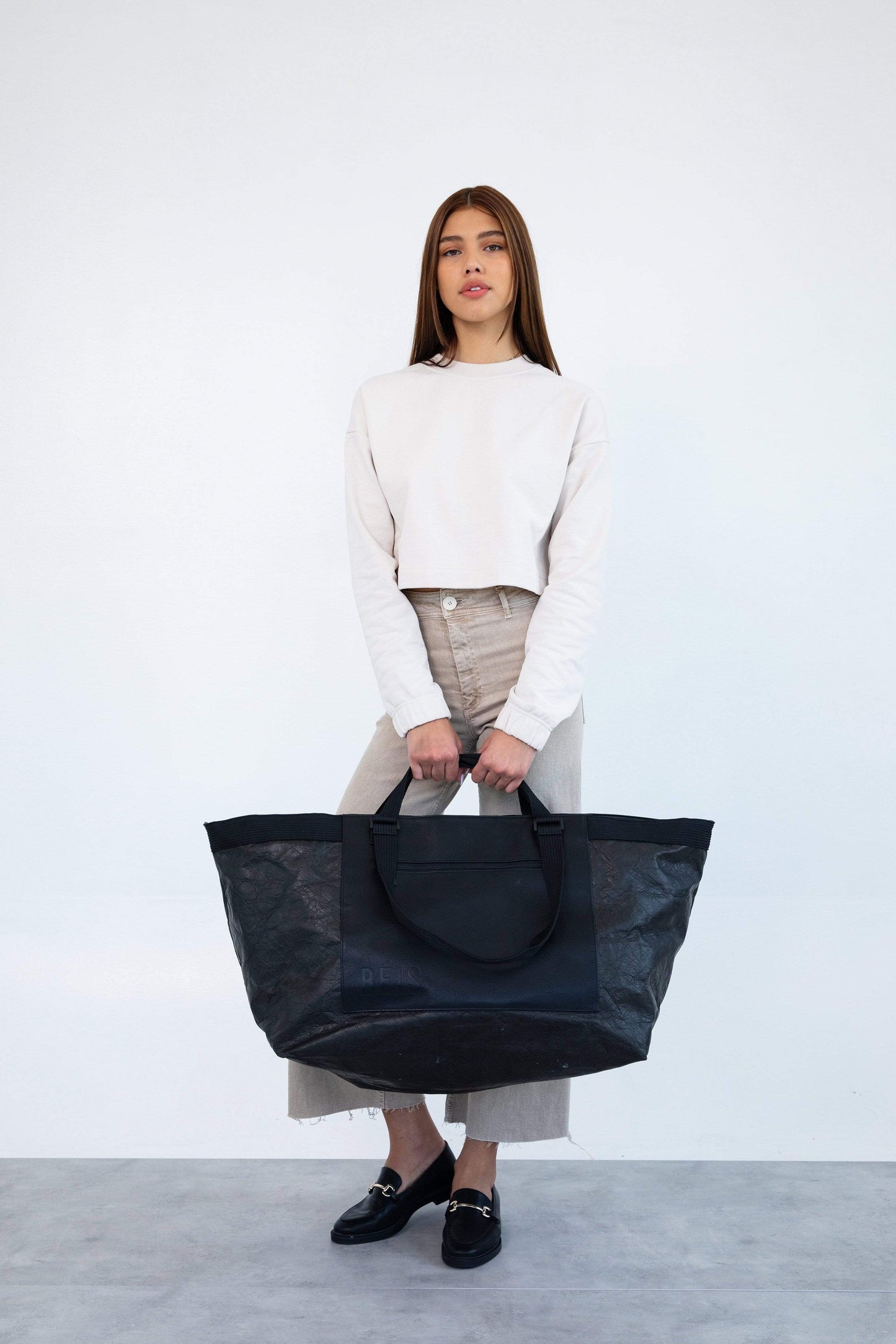 Extra Large Tote Black with Model